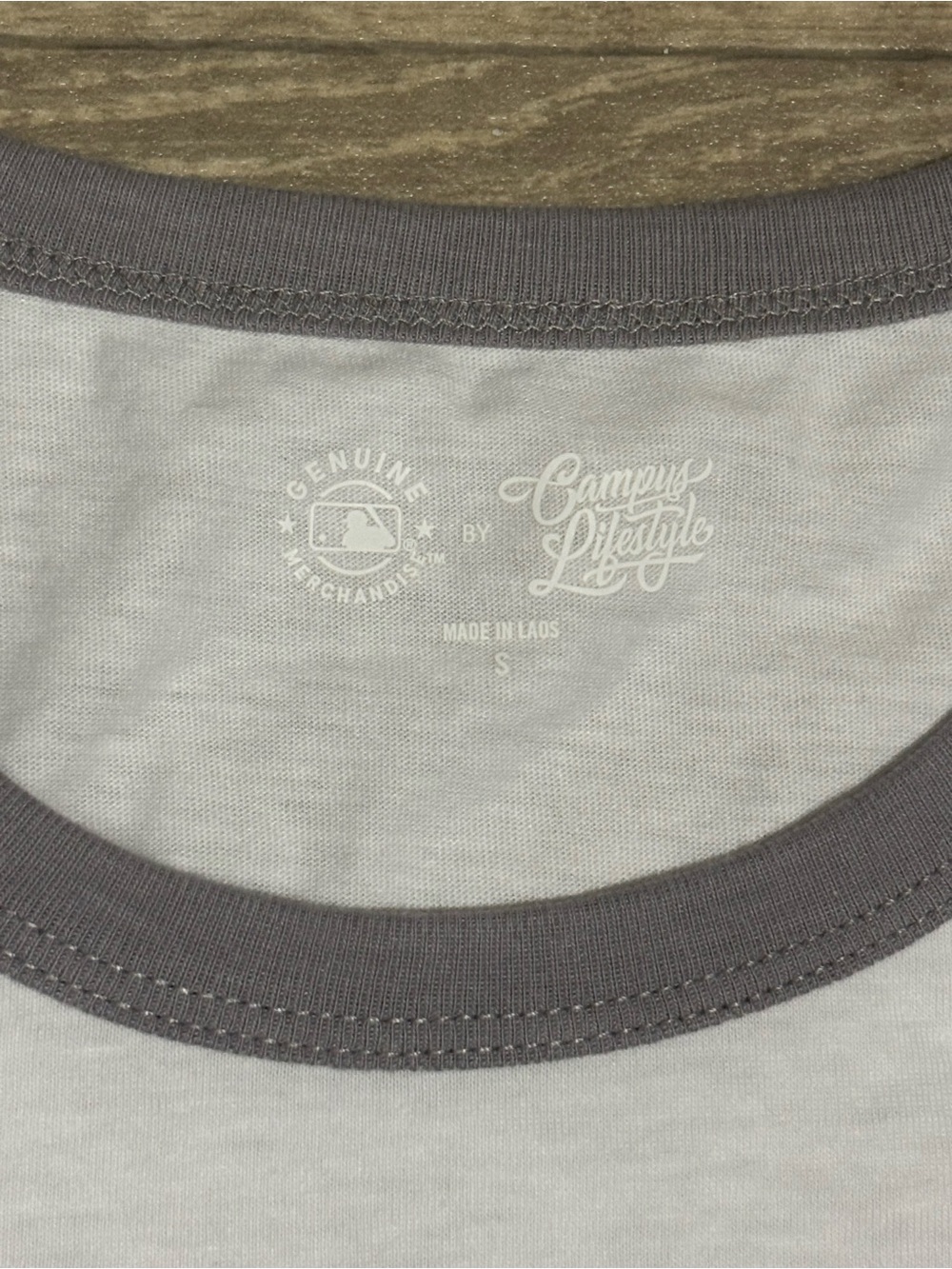 Genuine Merchandise MLB New York Yankees Women’s T-Shirt White/Gray Size S - Picture 6 of 11